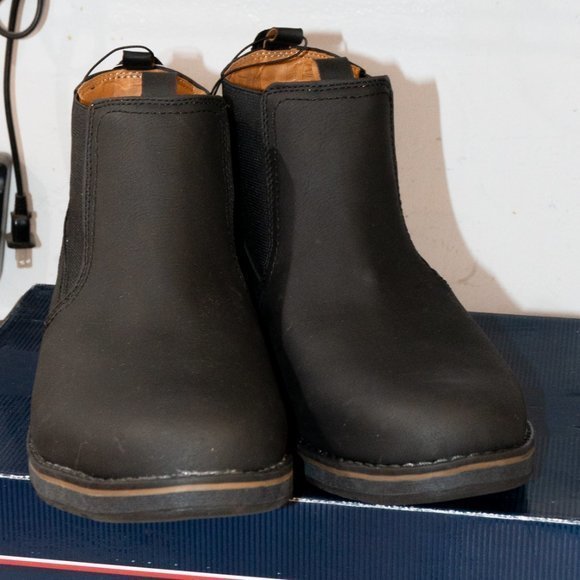 Izod BLACK Men's‎ Lucas Pull-On Chukka Leather Boot - Picture 2 of 8